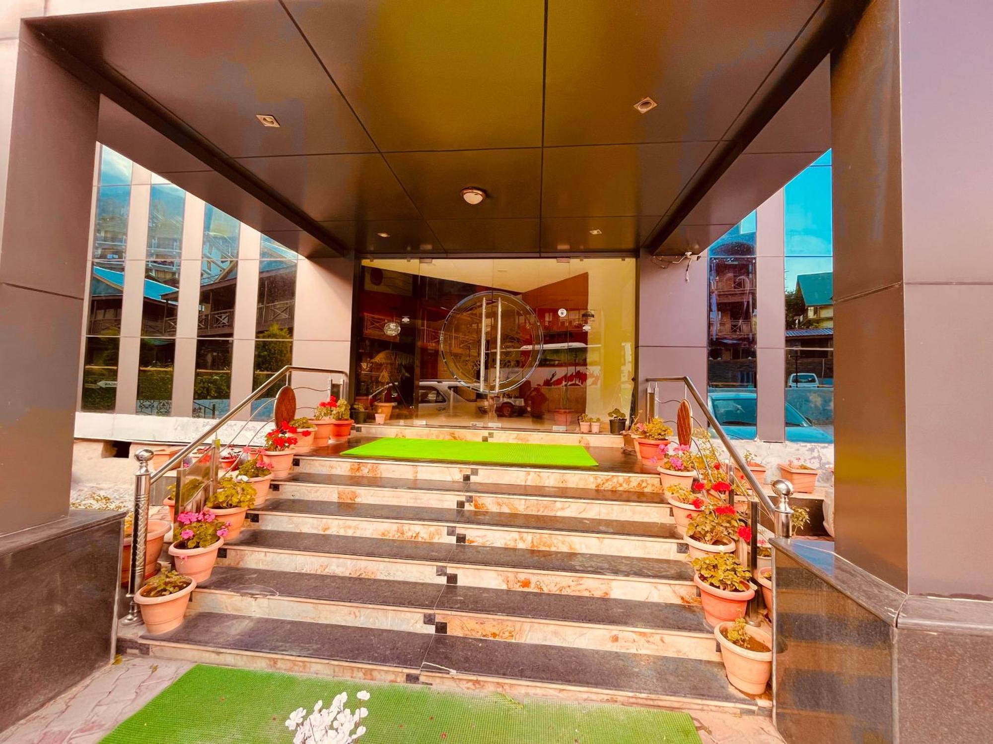 Hotel The North Wind In City Center, Manali Exterior photo
